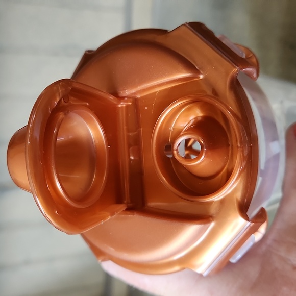 Lock&Lock 23-Fluid Ounce Round Food Container with Mixer and Sauce Bottle Lid - Picture 5 of 7